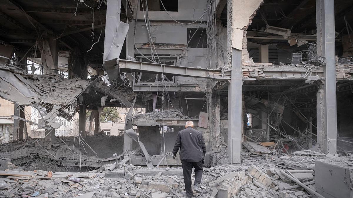 'The New York Times' reveals that another US missile hit a sports center and an Iranian primary school on the same day that another school was attacked