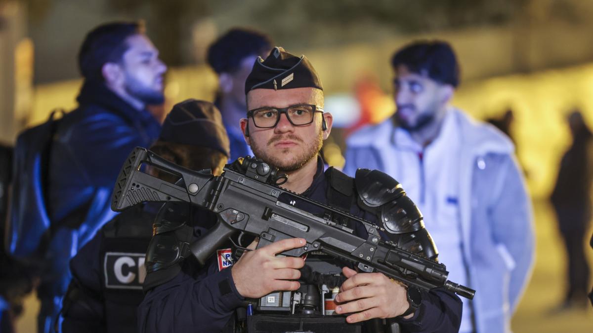 A French city changes the rules and is going to disarm its police: "More shotguns do not mean less crime"