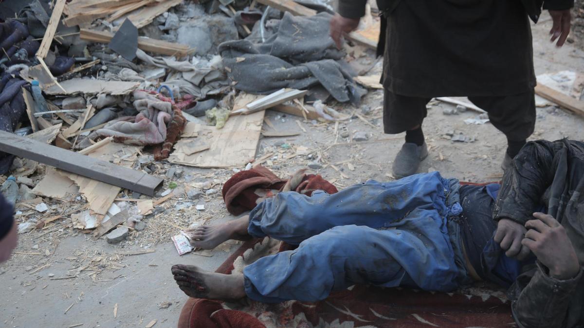 At least 400 dead and 250 injured in Pakistan's bombing of a Kabul hospital