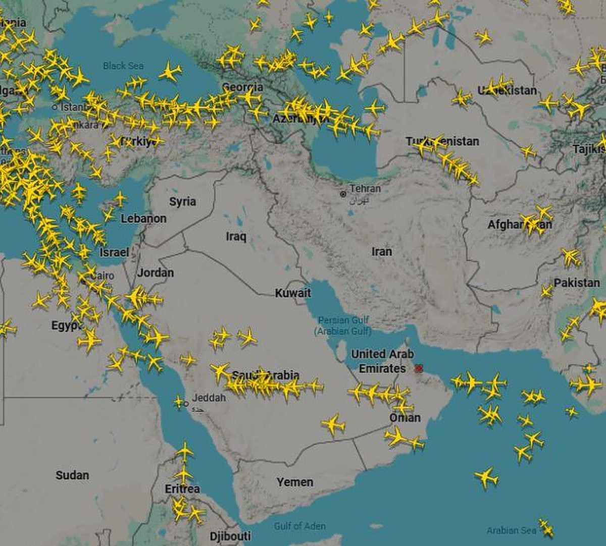 The airspace in the Middle East is closed for a long time - Absolute chaos at the airports