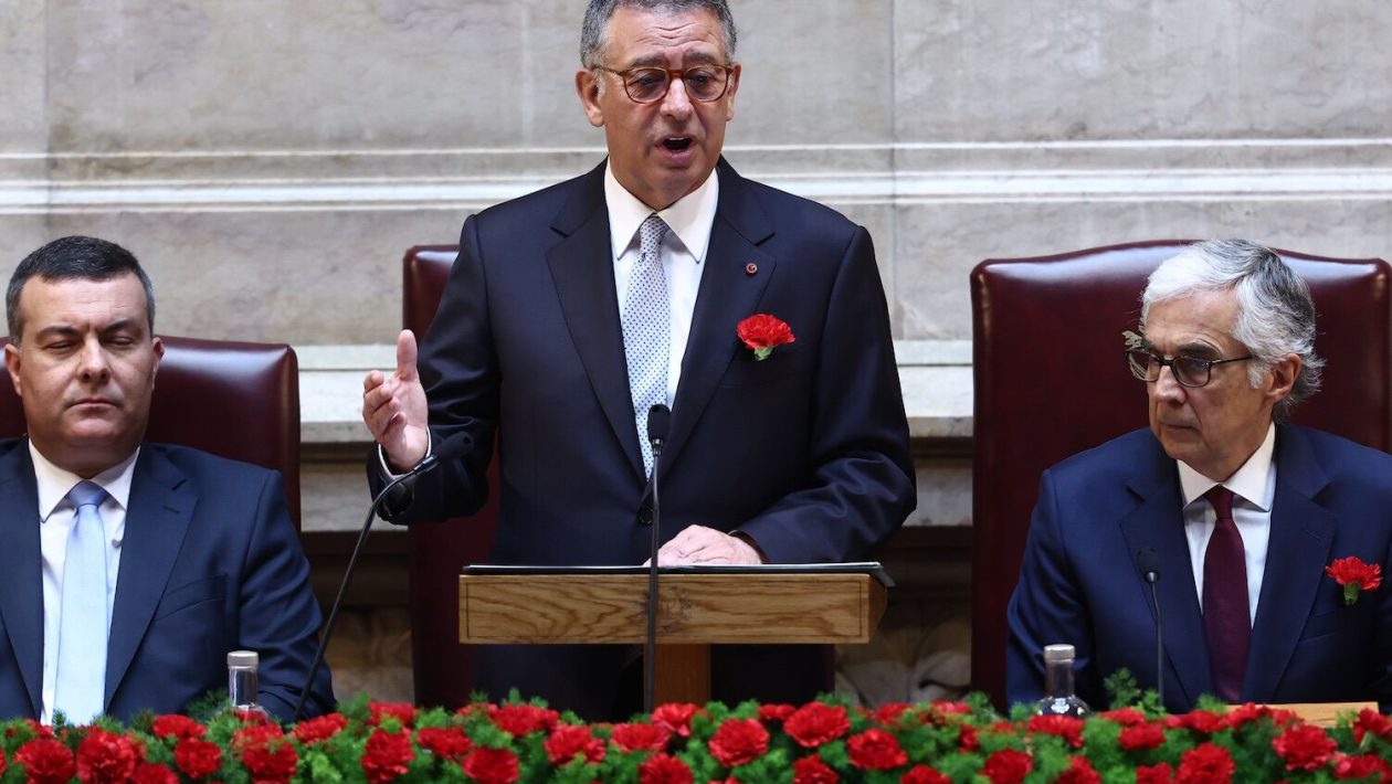 Freedom gradually disappears. President Seguro's first April 25th