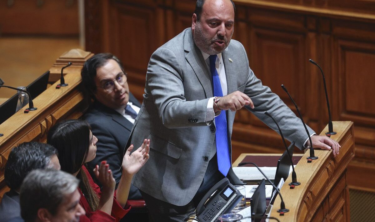 “Salazar built more hospitals than the PSD Government”