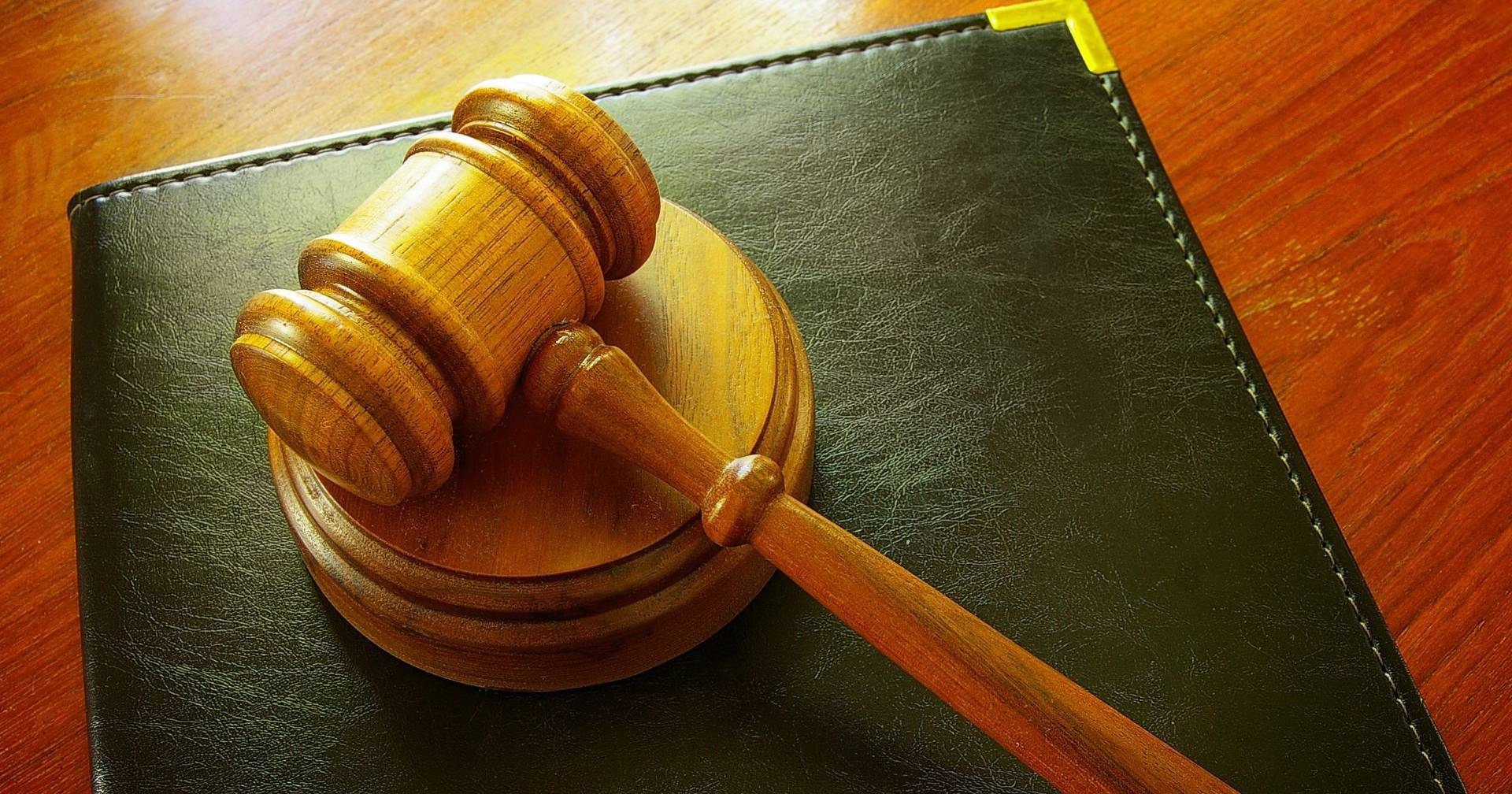 You had sex with twin brothers and now not even science knows who your baby's father is