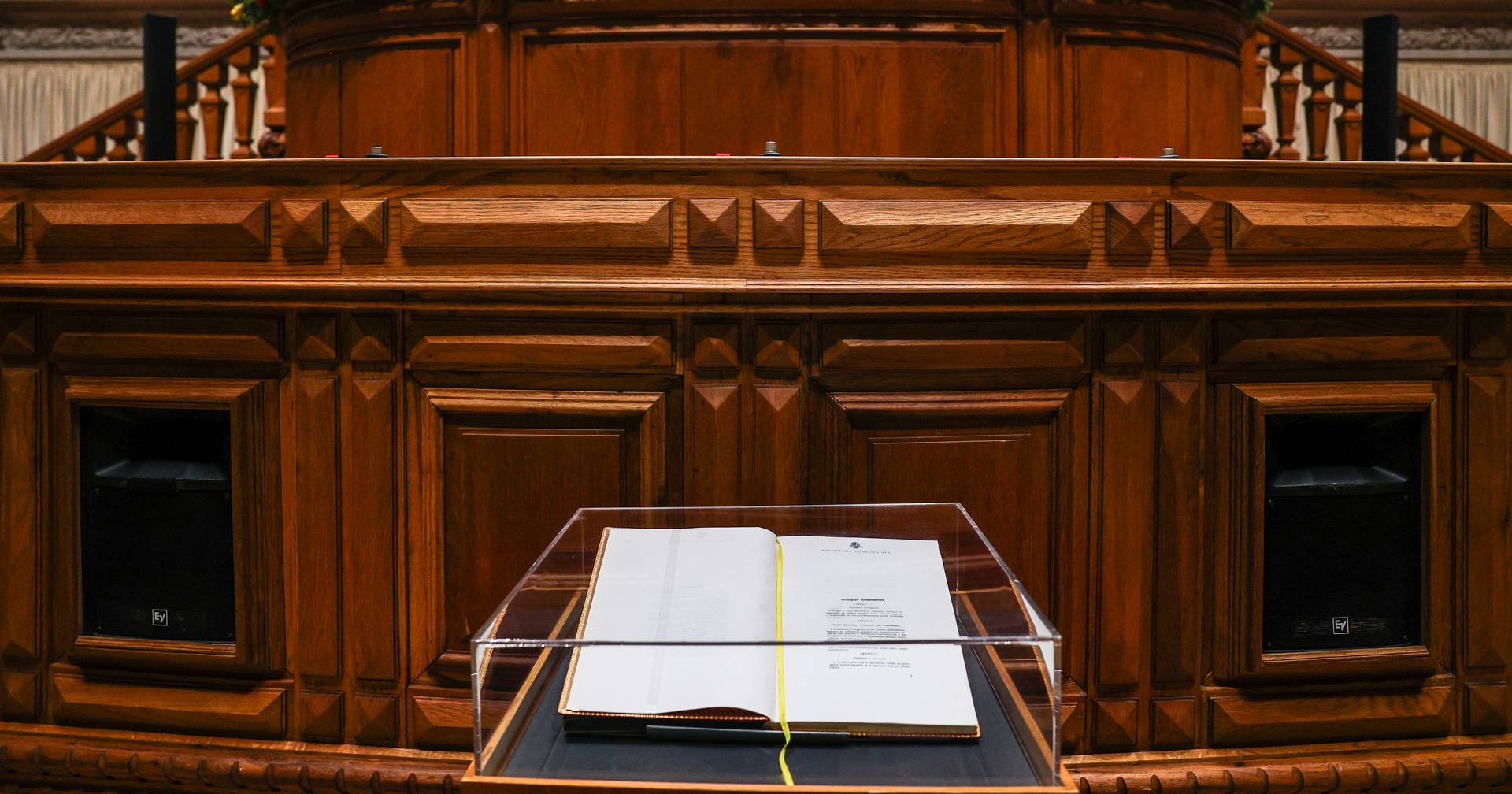 Parliament marks 50 years since the approval of the Constitution with a solemn session