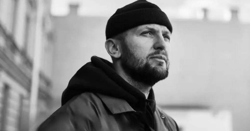 Russian 'rapper' who opposed the war dies in car accident