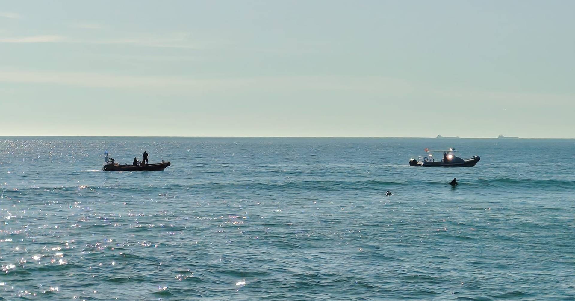 Search resumes for young man who disappeared on Dragão Vermelho beach