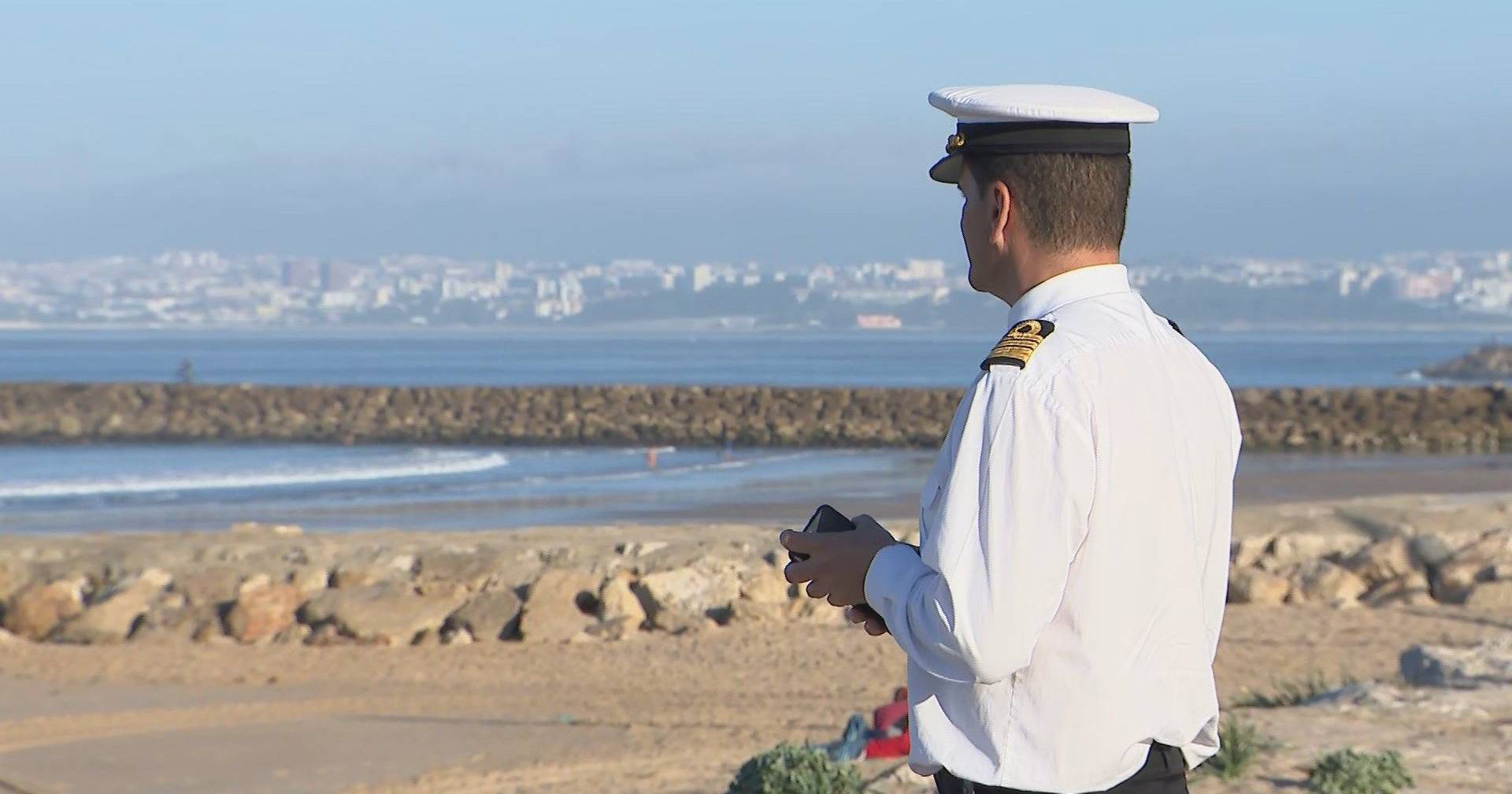 Search for young man missing at sea off Costa de Caparica continues (only) on land