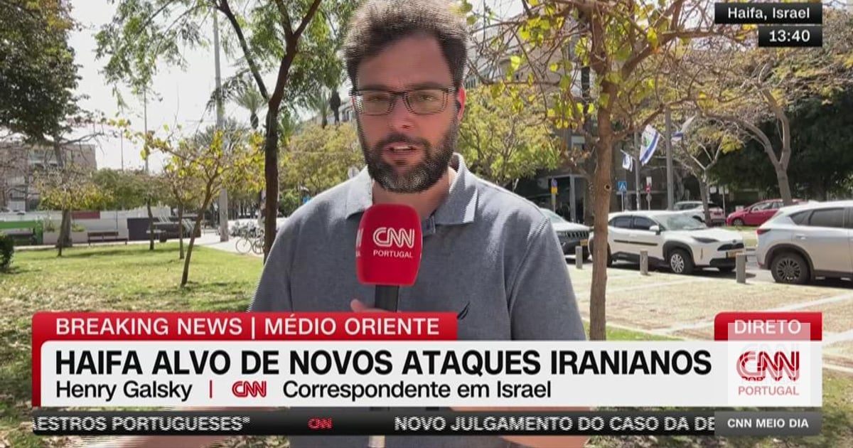 This live broadcast from CNN Portugal was interrupted by fragmentation missiles
