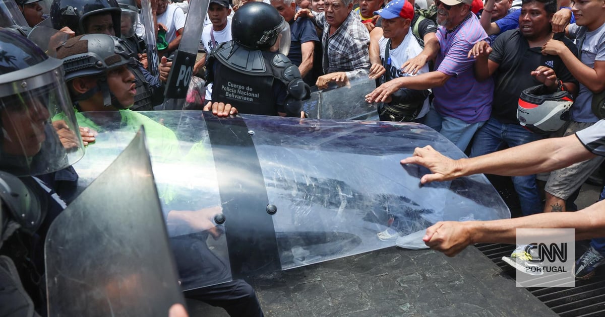 At least ten journalists attacked in Caracas
