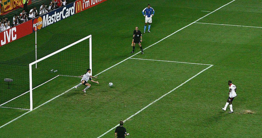 "At Euro2004, the SIS was warned about Islamic jihad, called the PJ and arrested a suicide bomber in Porto. Later, he carried out an attack in the Netherlands"