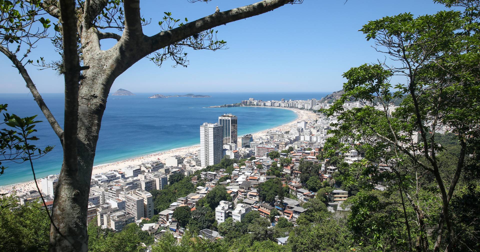 British tourist scammed on Rio de Janeiro beach pays around 1,700 euros for... a kebab