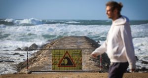 Sand replacement will close several beaches on Costa da Caparica until June