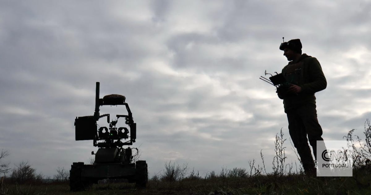 "A new model of warfare". Ukraine conquers Russia's position only with aerial and ground drones and creates "a dilemma"