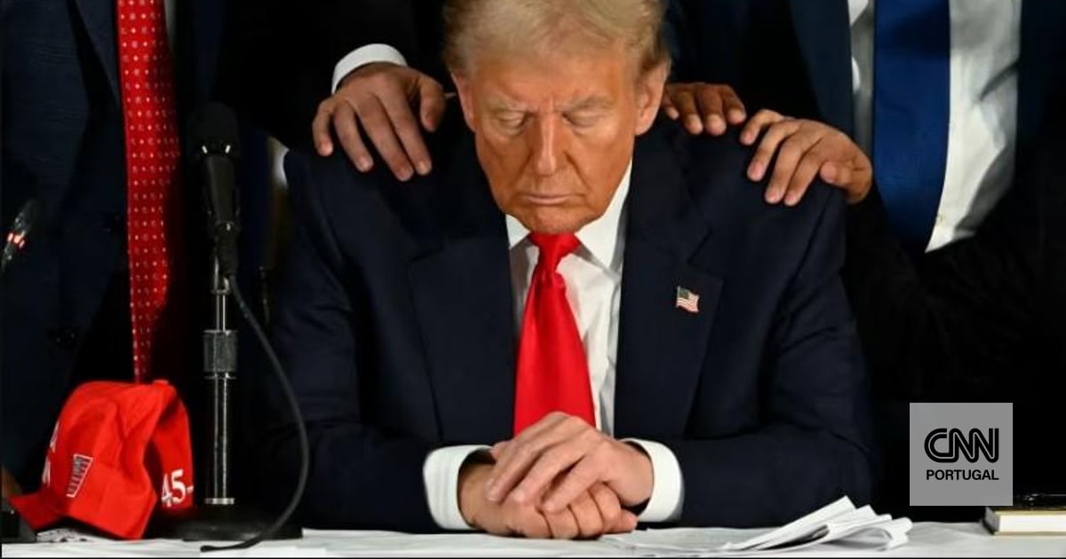 Trump presides over Bible reading in Oval Office after disagreements with Pope and AI-generated image deleted