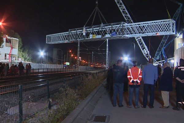 New pedestrian bridge connects Algés to the riverside area