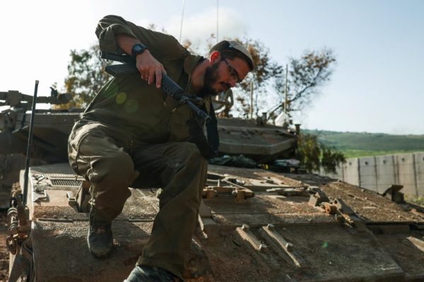 The Israeli Army confirms as real the photo of a soldier beheading a Christ with a hammer in a church in Lebanon