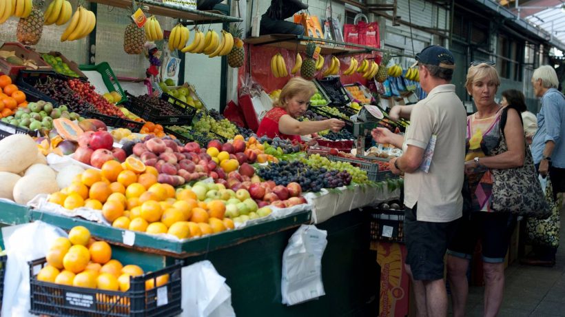 Food prices continue to rise: basic food basket reaches a record of almost R$260