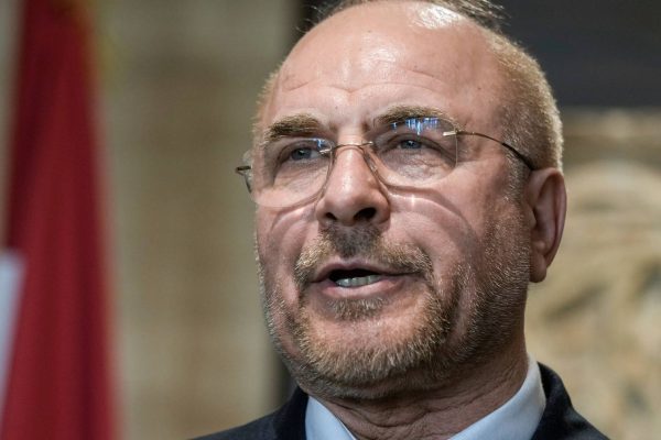 Tehran guarantees that it will not accept "negotiations under the shadow of threats"