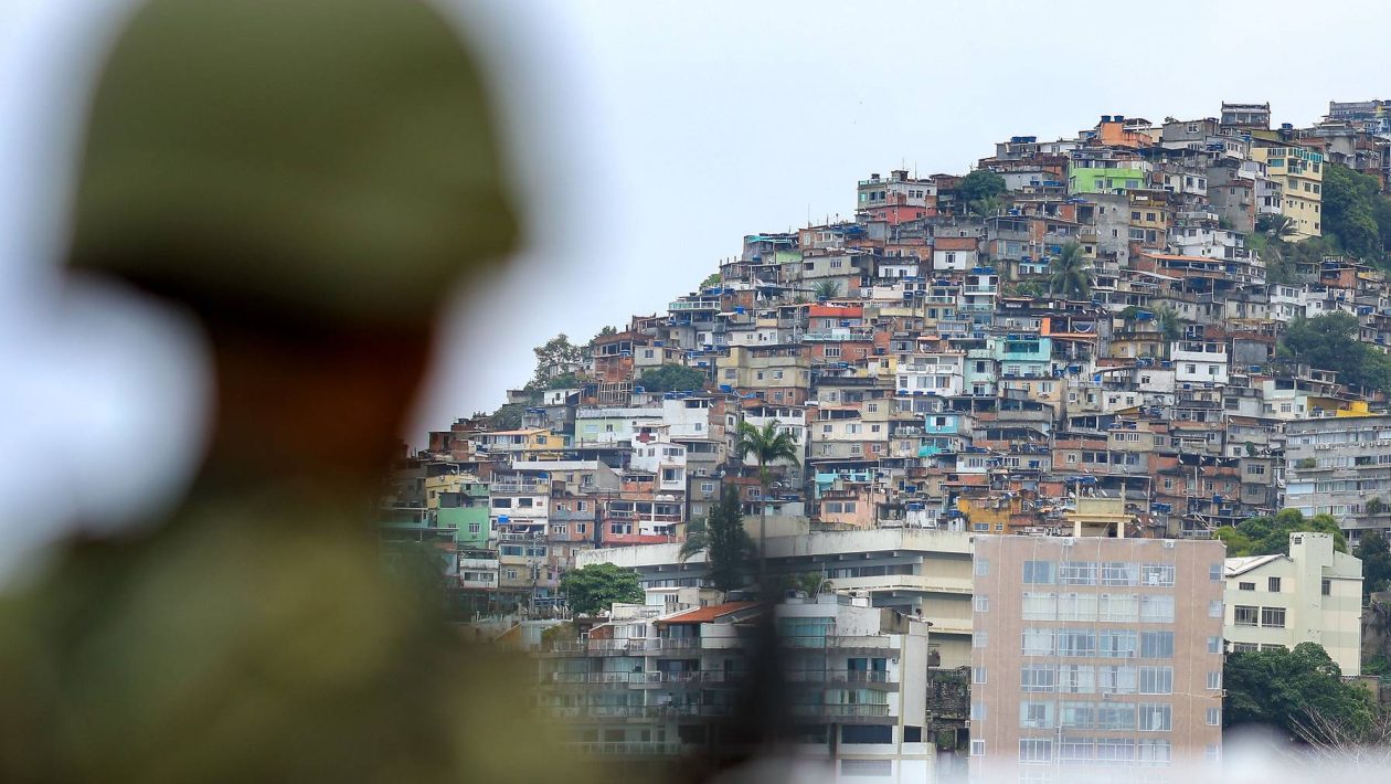 Police operation in Vidigal aimed to catch drug trafficker... who escaped again