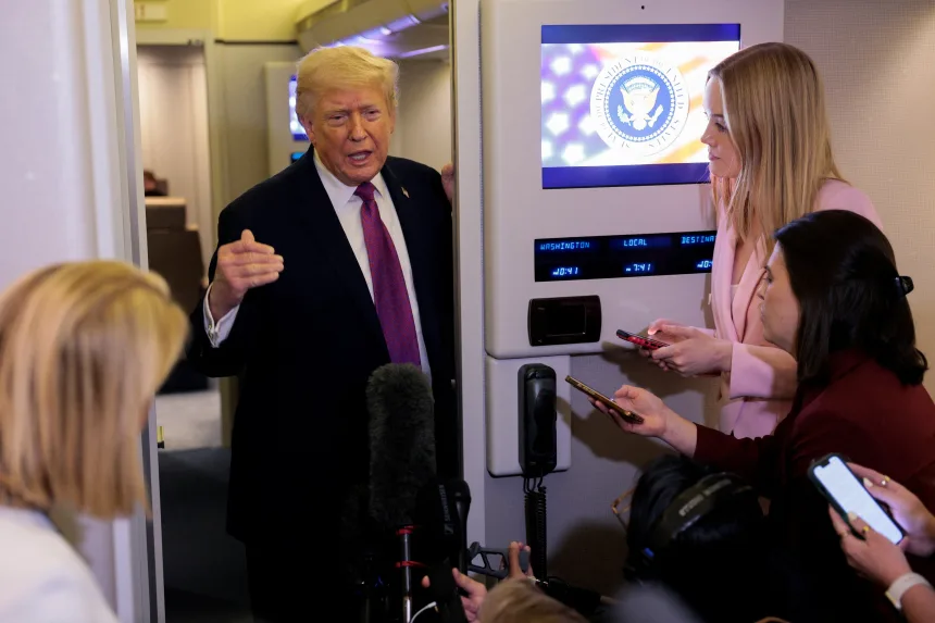 Trump's polls fall to levels similar to those of George W. Bush also because of a war