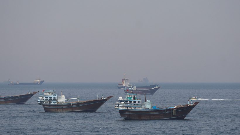 Explosive situation in Hormuz: Iran "hits" ships - Target and container of Greek management