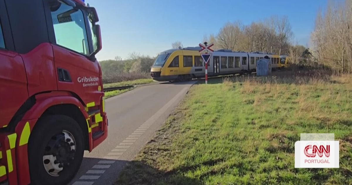 Head-on collision between trains in Denmark leaves 17 injured. Emergency teams and rescue helicopter on site