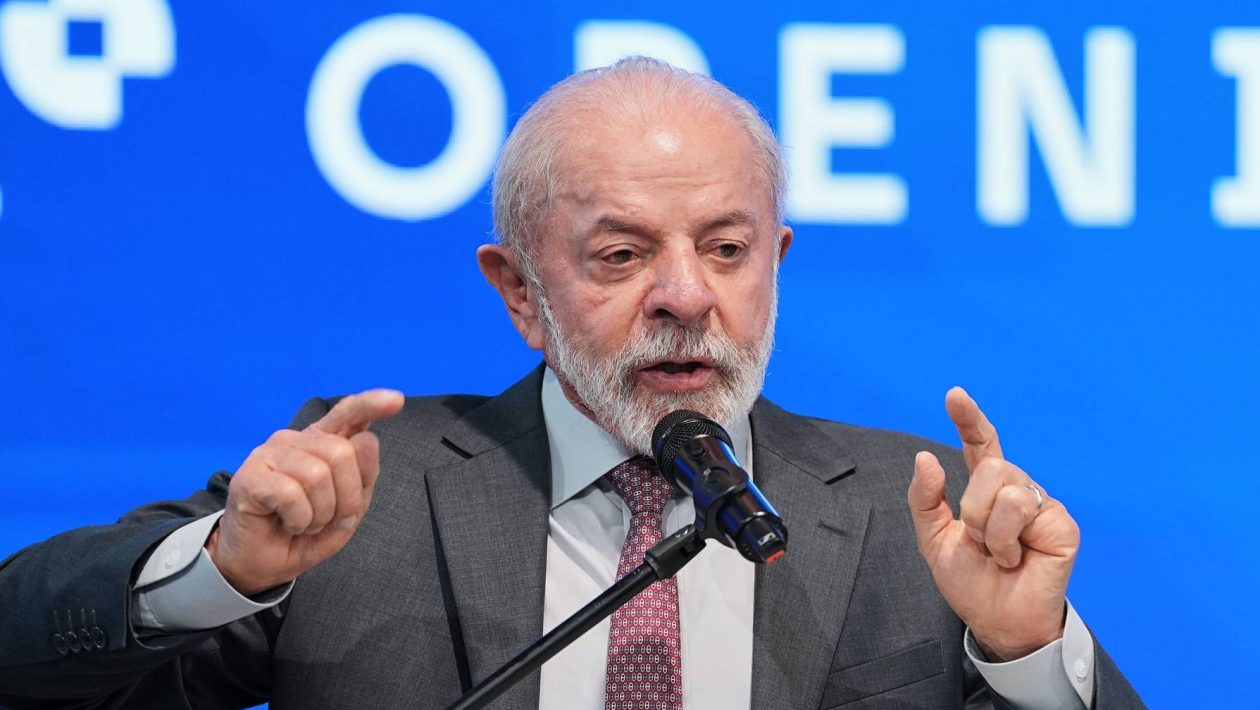 Lula da Silva is discharged after surgery to remove skin lesion