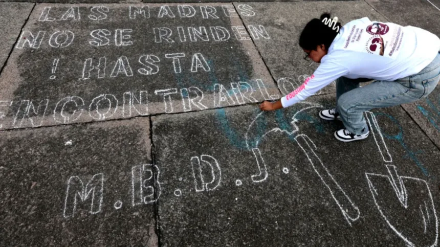 Reconstruct faces and identify tattoos. AI joins the search for the missing in Mexico