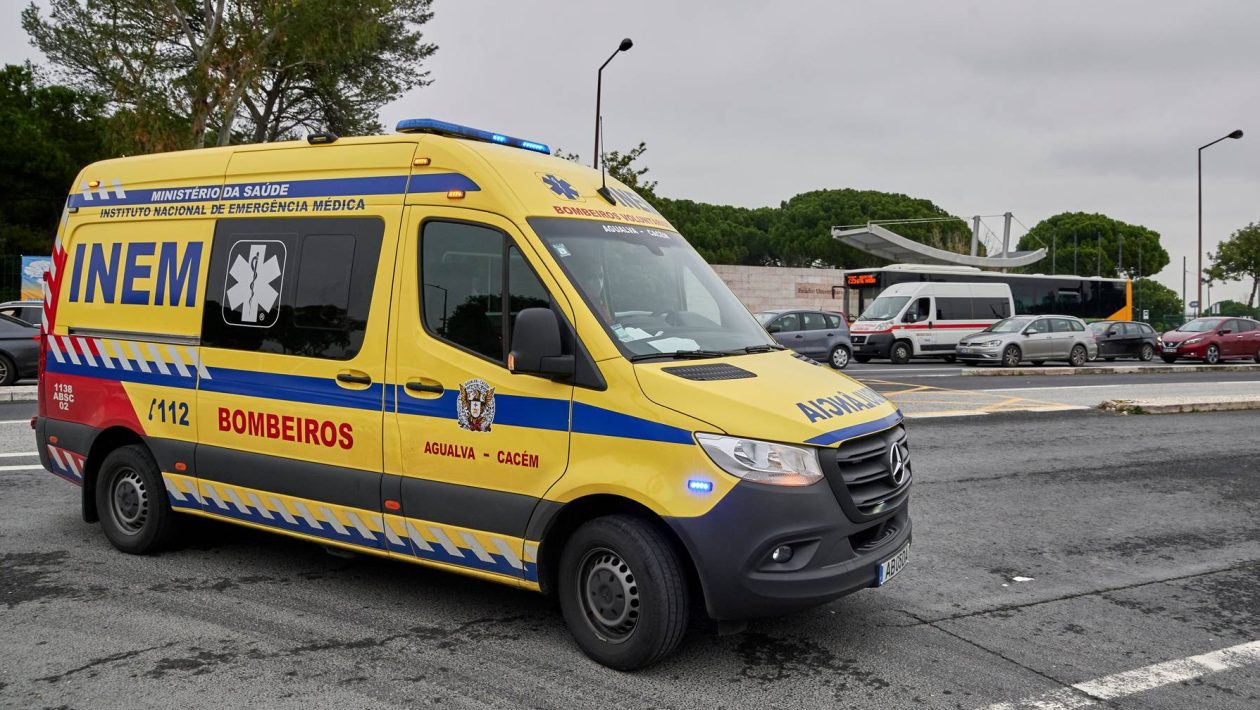 INEM pays debt of 9.7 million euros to firefighters for urgent transport of patients