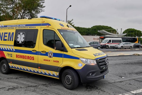 INEM pays debt of 9.7 million euros to firefighters for urgent transport of patients