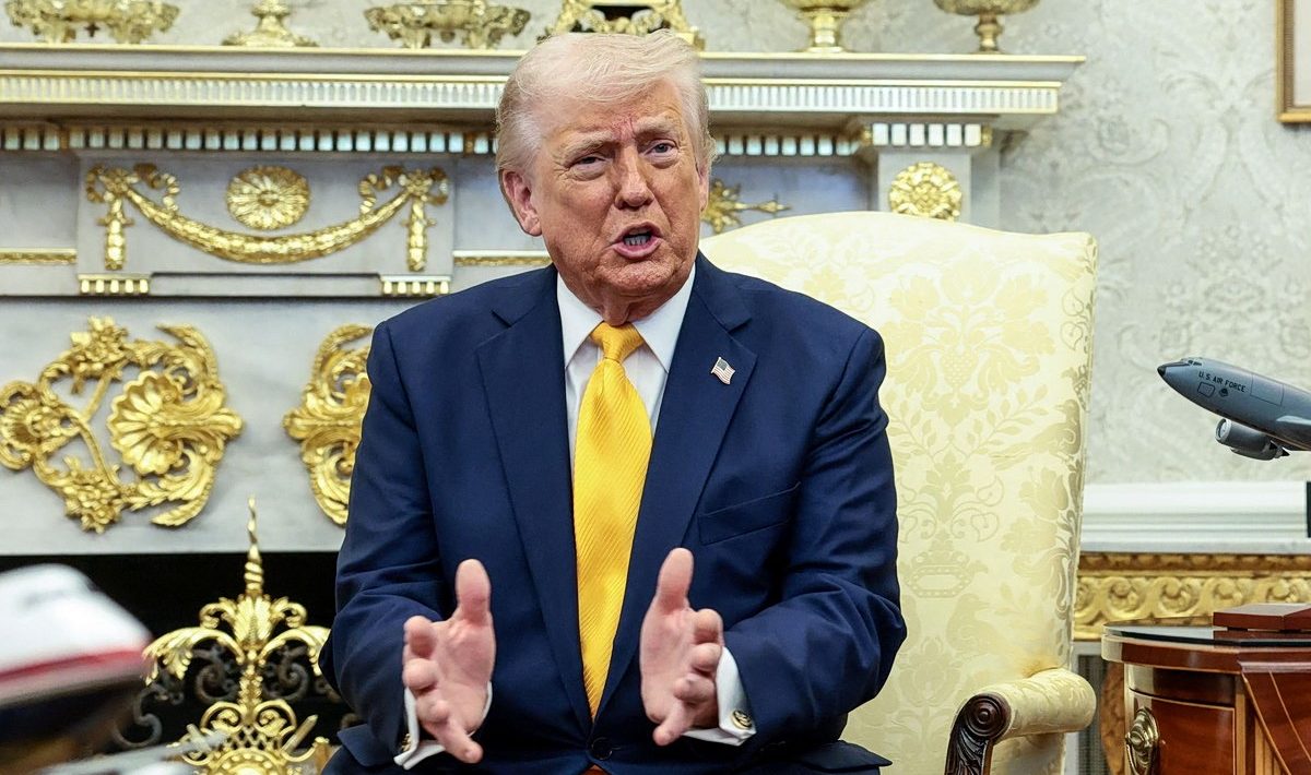 Trump: "Iran is in a state of collapse - They want us to open the Straits of Hormuz"