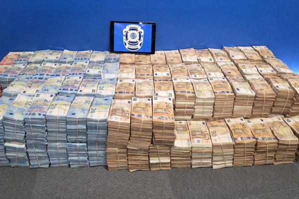 Operation Teia Branca II: man is arrested and around R$4.8 million seized (in banknotes)