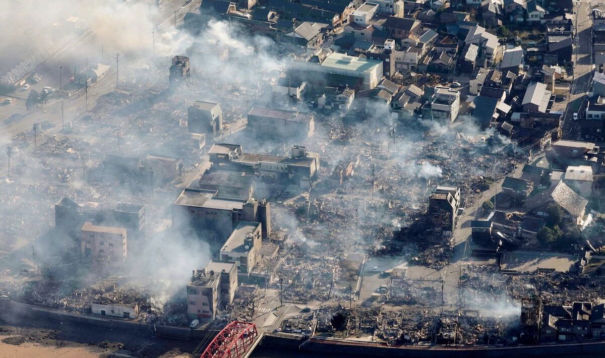 Violent earthquake in Japan. Tsunami follows, which is expected to cause damage