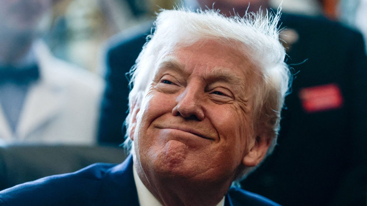 Donald Trump: "Greece is fantastic, it has helped us in many ways"