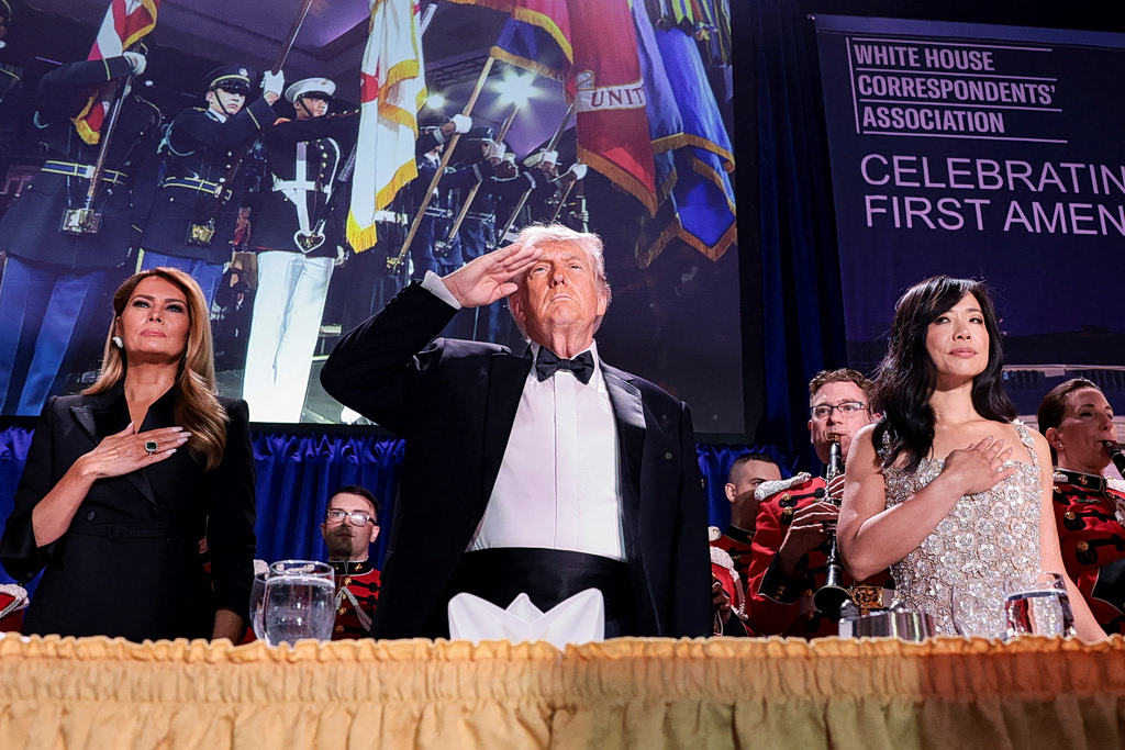 Απόπειρα κατά Τραμπ: Συνωμοσίες, σάτιρα και νέος διχασμός – Τι πυροδότησε την πολιτική έκρηξη