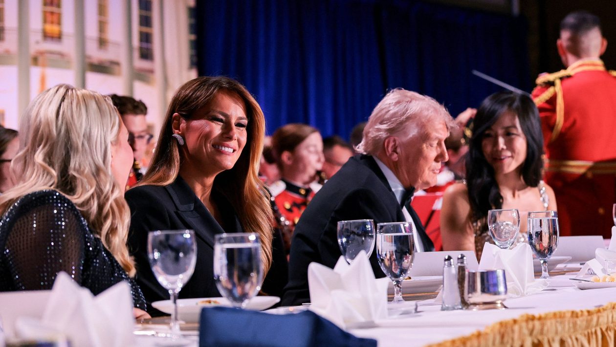 Shootings at Trump dinner: 'I thought a disc went down,' the president said - Panic, confusion and conflicting instructions
