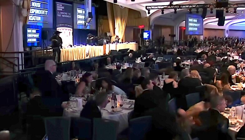 Inside the Hall: from party to chaos and confusion