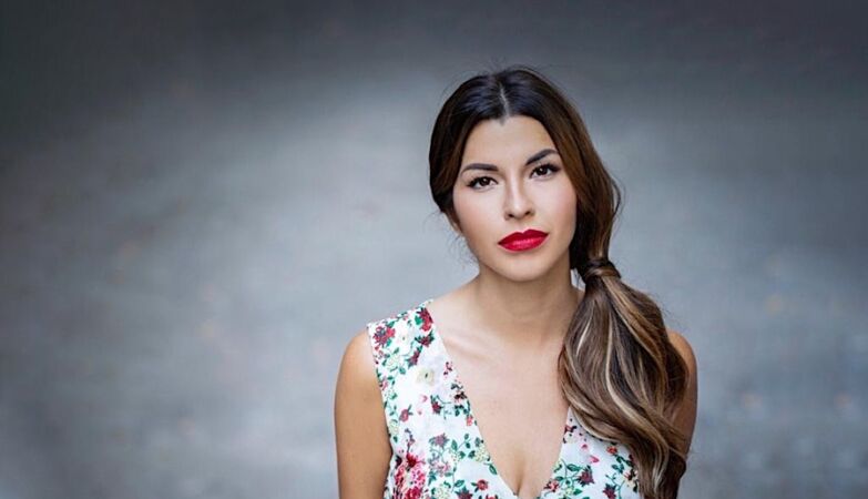 Italian journalist reveals relationship with married minister. Another thorn in Meloni's side