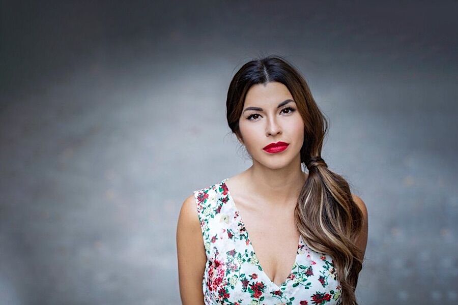 Italian journalist reveals relationship with married minister. Another thorn in Meloni's side