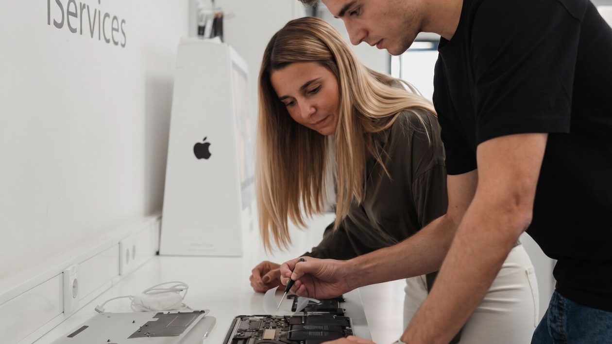 Earth Day: the answer to electronic waste is not just recycling