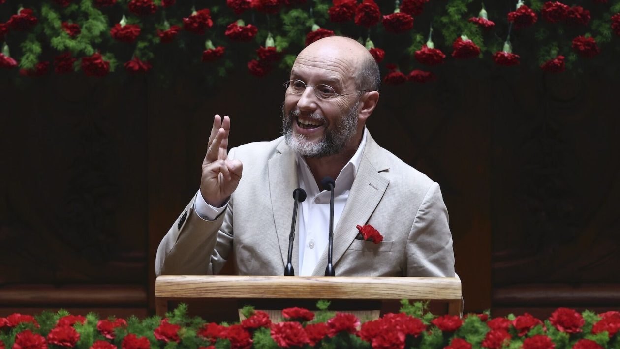 Rui Tavares accuses Ventura of quoting Hitler and the “stab in the back” legend