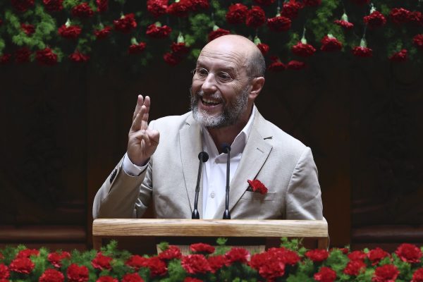 Rui Tavares accuses Ventura of quoting Hitler and the “stab in the back” legend