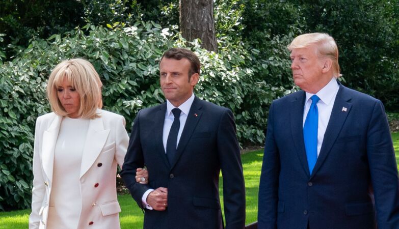 Trump mocks Macron: “He’s still recovering from the punch he took from his wife”