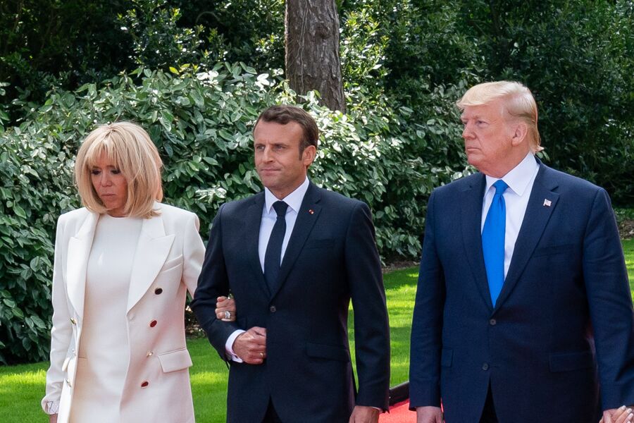 Trump mocks Macron: “He’s still recovering from the punch he took from his wife”