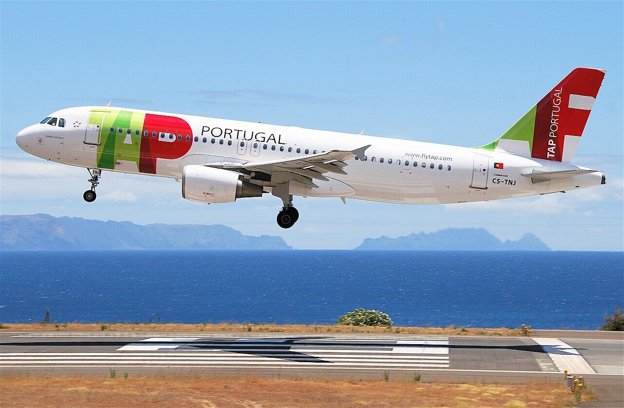 Electronic cigarette almost causes “tragedy” on TAP plane