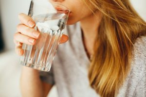“Chinamaxxing”: is drinking hot water in the morning really good for your health?