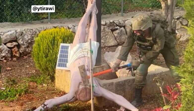 Israeli soldier destroyed Jesus statue with hammer. Israel will take “appropriate measures”