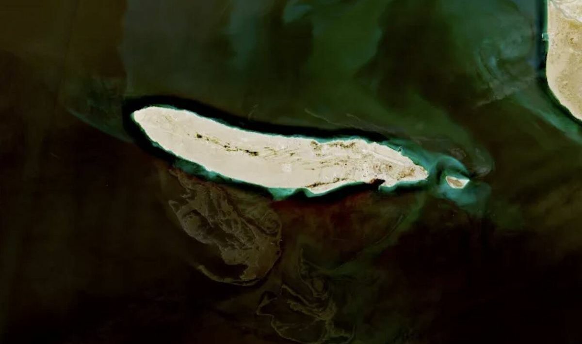 The “Maldives of Iran” are being flooded with oil