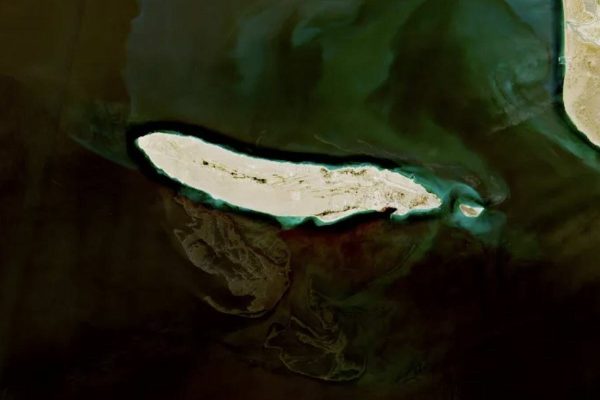 The “Maldives of Iran” are being flooded with oil