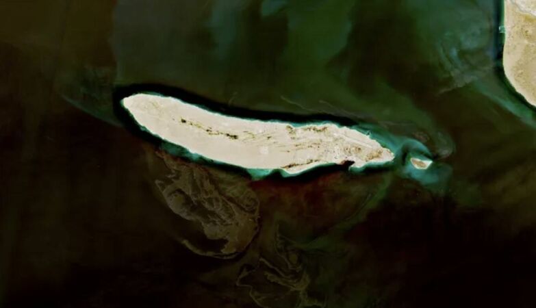 The “Maldives of Iran” are being flooded with oil